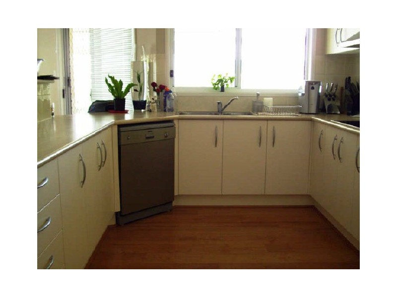 24 Middle Cove, Sandstone Point QLD 4511