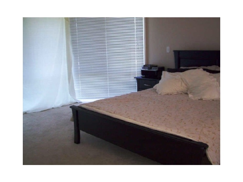 24 Middle Cove, Sandstone Point QLD 4511