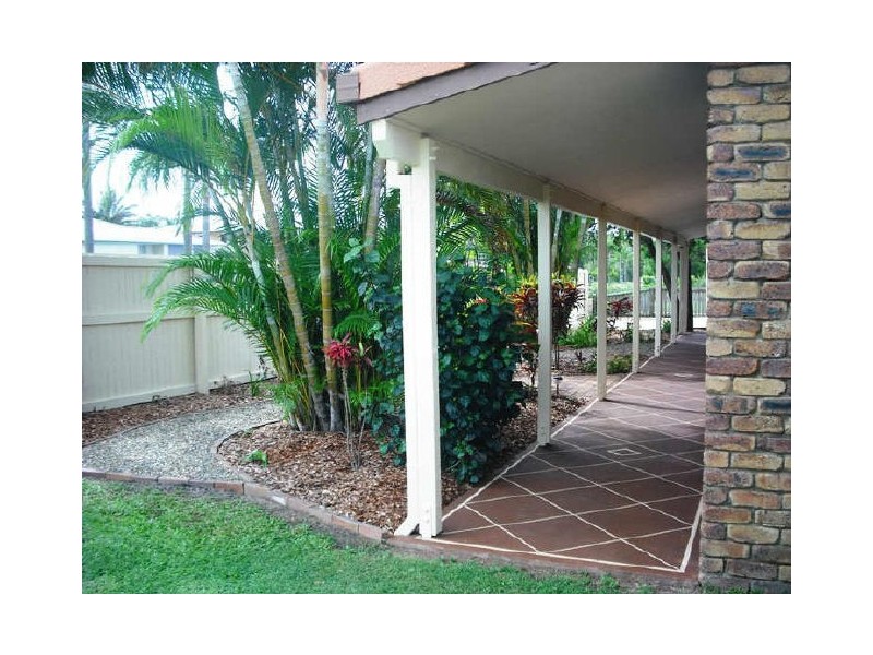 2 Clark Terrace, Sandstone Point QLD 4511