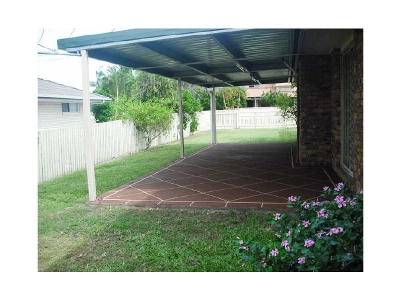 2 Clark Terrace, Sandstone Point QLD 4511