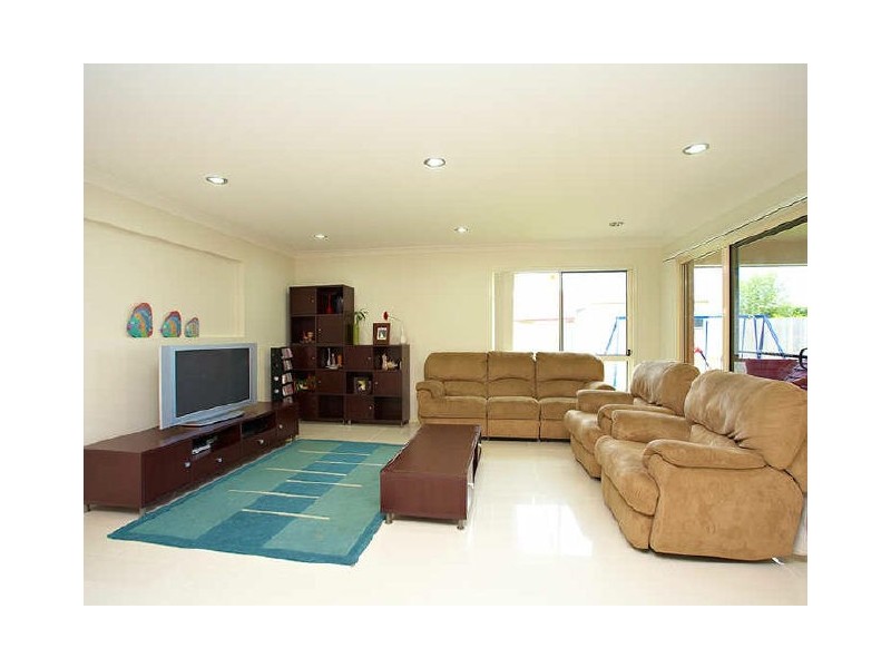34 Kooringal Way, Sandstone Point QLD 4511