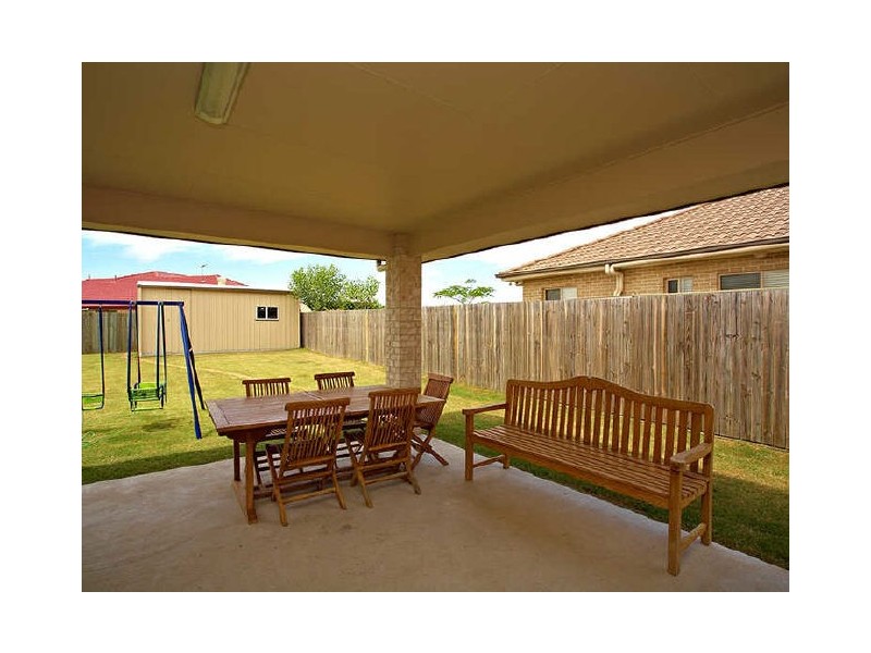 34 Kooringal Way, Sandstone Point QLD 4511