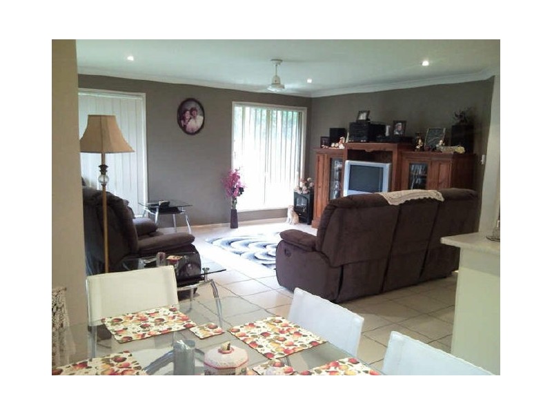 42 Corrimal Place, Sandstone Point QLD 4511