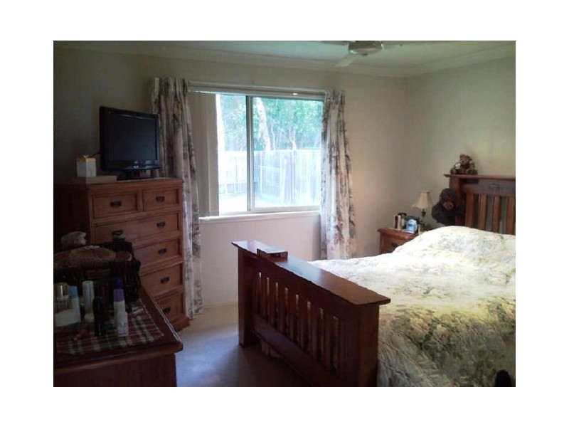 42 Corrimal Place, Sandstone Point QLD 4511