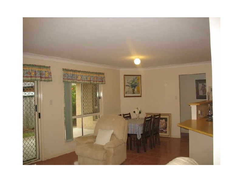 5 Clovelly Place, Sandstone Point QLD 4511