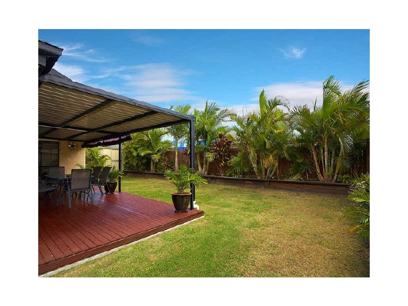 10 Tallow Ct, Sandstone Point QLD 4511