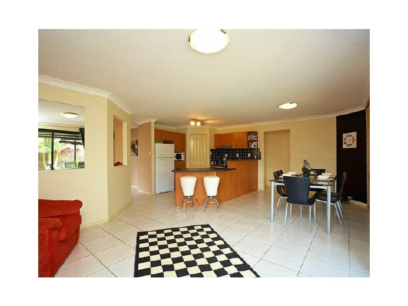 10 Tallow Ct, Sandstone Point QLD 4511