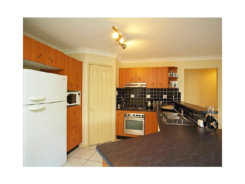10 Tallow Ct, Sandstone Point QLD 4511