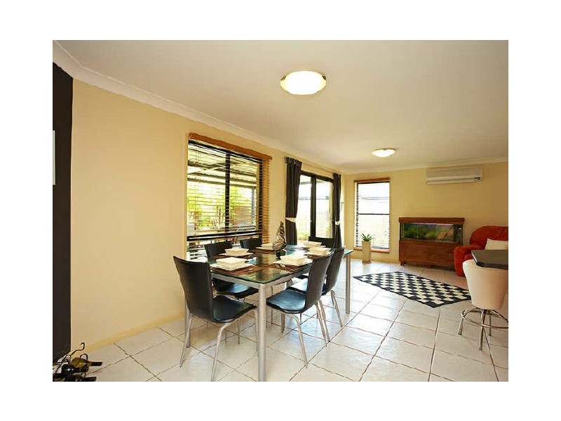 10 Tallow Ct, Sandstone Point QLD 4511