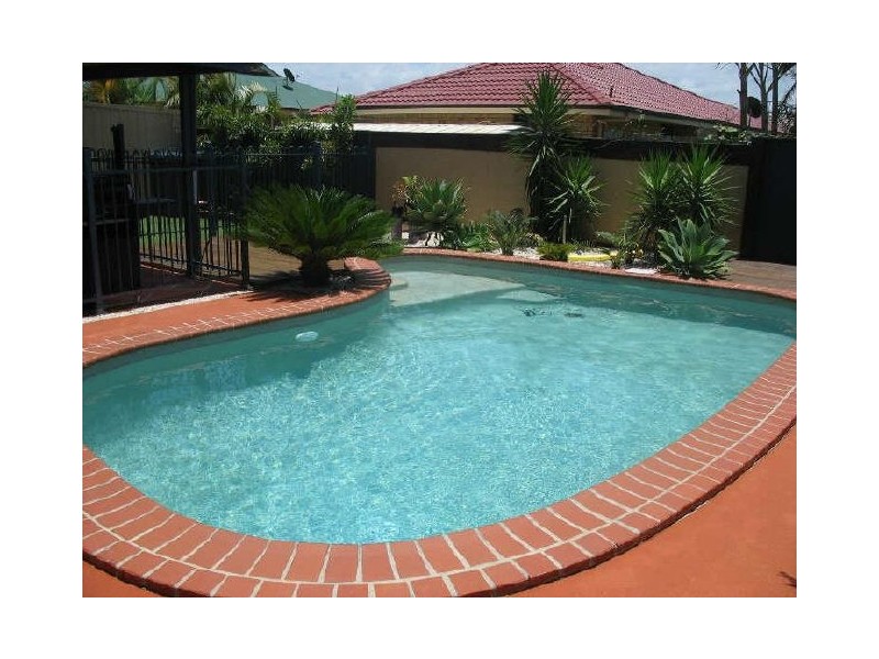 4 Seaforth Street, Sandstone Point QLD 4511