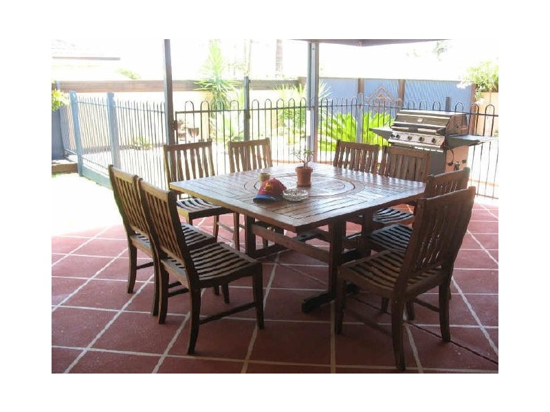 4 Seaforth Street, Sandstone Point QLD 4511