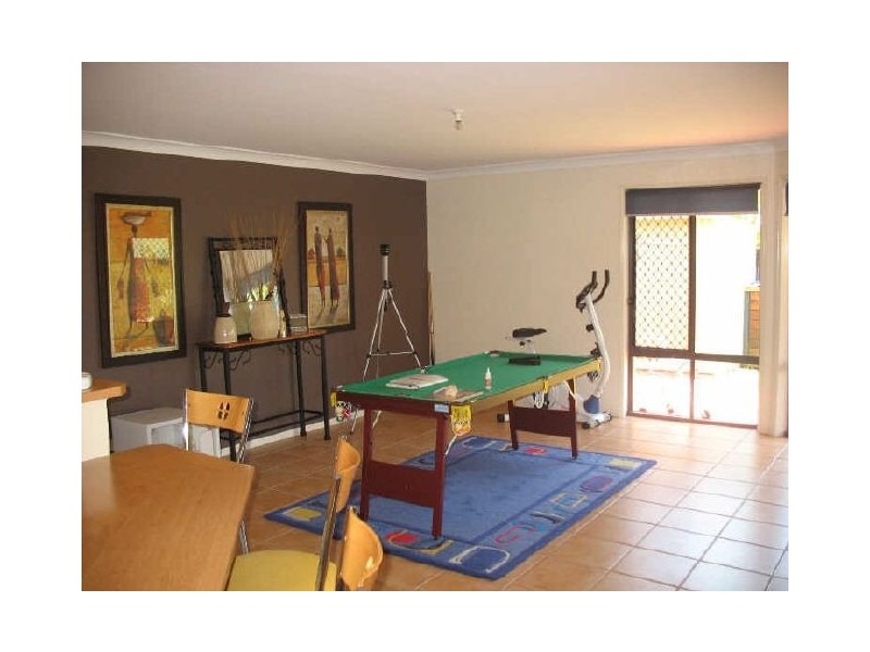 4 Seaforth Street, Sandstone Point QLD 4511