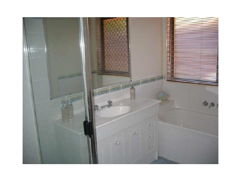 4 Seaforth Street, Sandstone Point QLD 4511