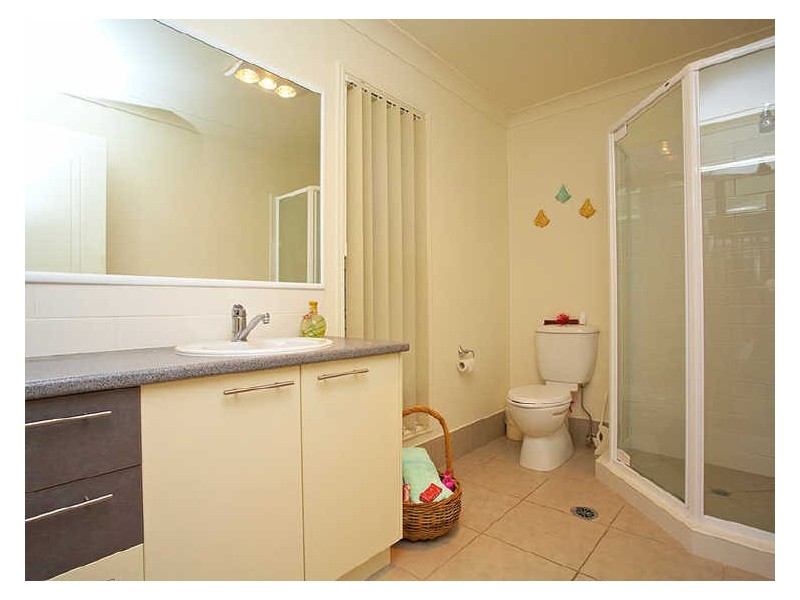 2 Bronte Place, Sandstone Point QLD 4511