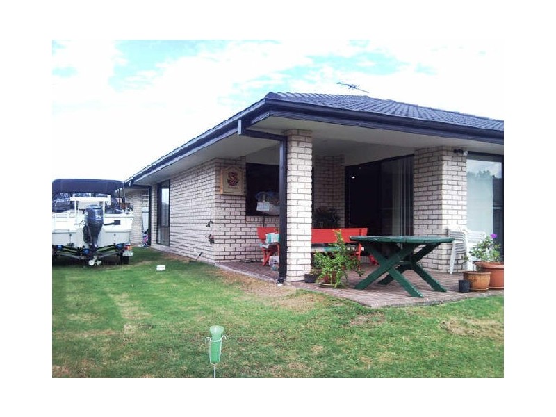 308 Bestmann Road, Sandstone Point QLD 4511