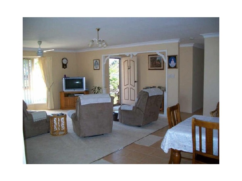 1 Bayswater Court, Sandstone Point QLD 4511