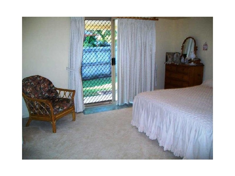 1 Bayswater Court, Sandstone Point QLD 4511