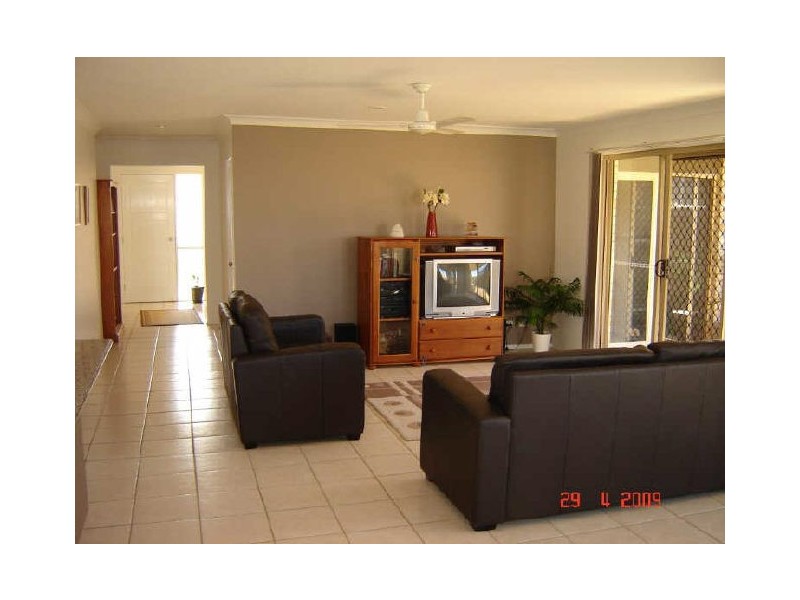 39 Eimeo Place, Sandstone Point QLD 4511