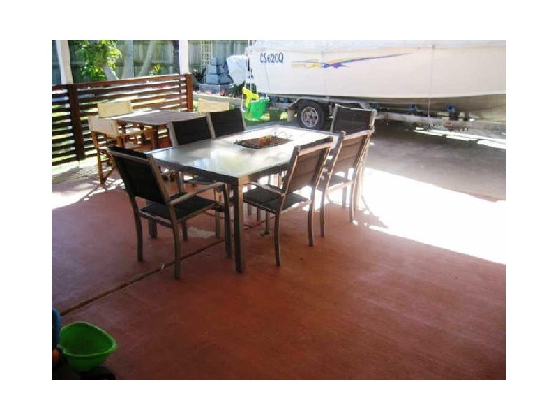 Sandstone Point QLD 4511