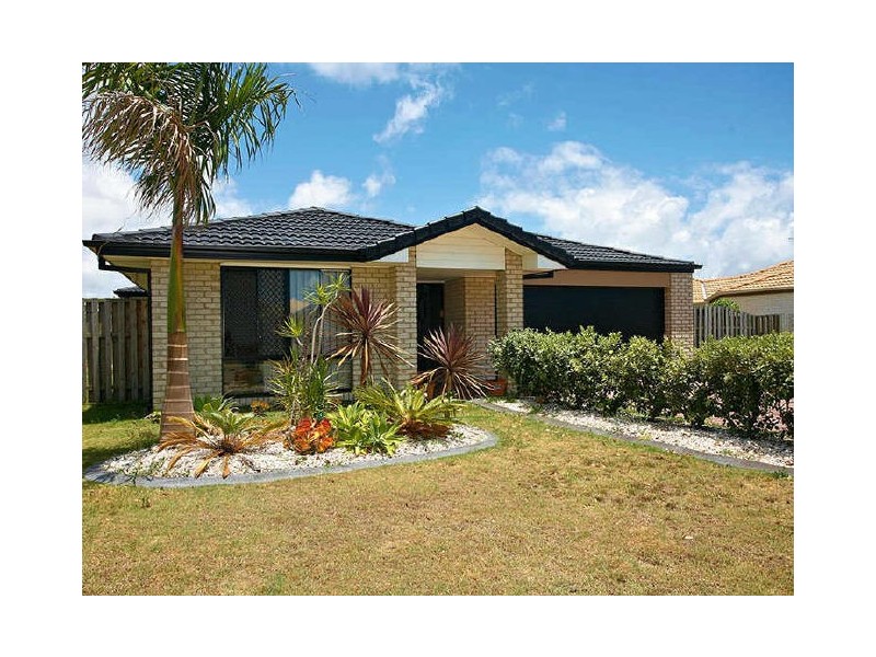 3 Middle Cove Court, Sandstone Point QLD 4511