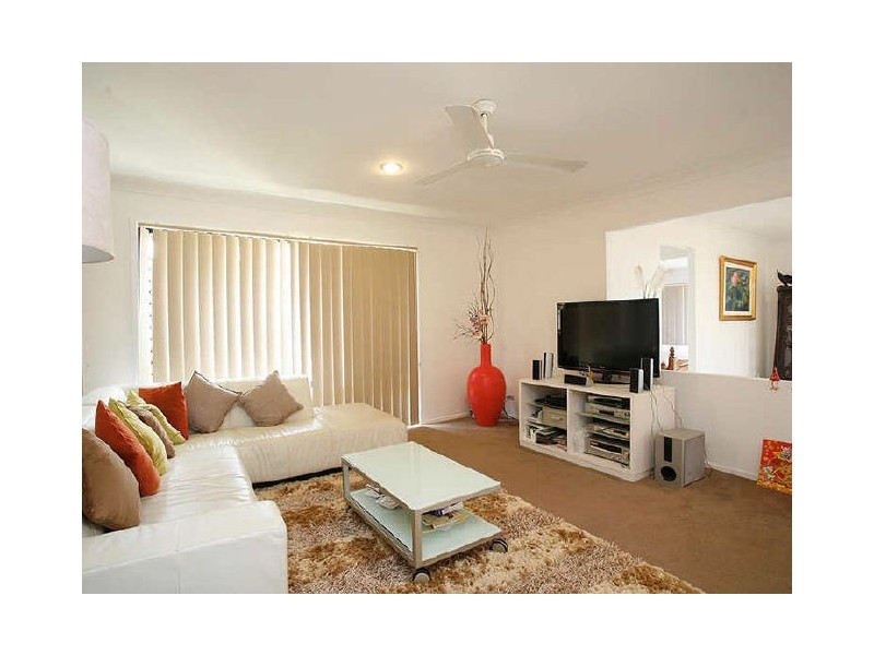 3 Middle Cove Court, Sandstone Point QLD 4511