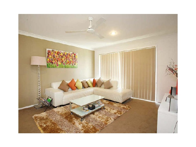 3 Middle Cove Court, Sandstone Point QLD 4511