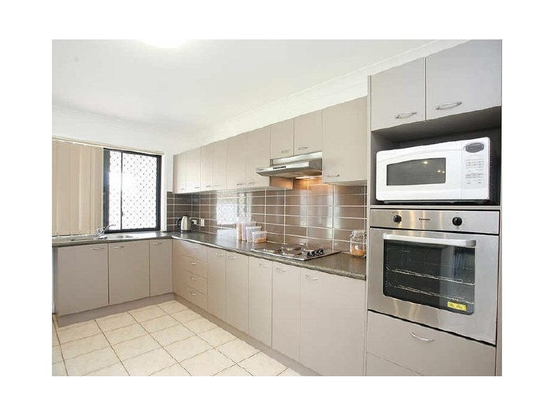 3 Middle Cove Court, Sandstone Point QLD 4511