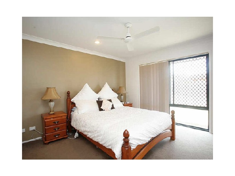 3 Middle Cove Court, Sandstone Point QLD 4511