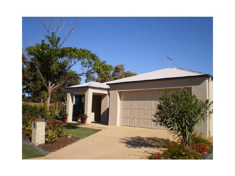 203 Bestmann Road East, Sandstone Point QLD 4511