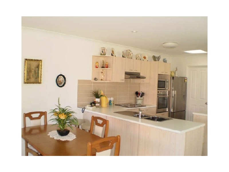203 Bestmann Road East, Sandstone Point QLD 4511