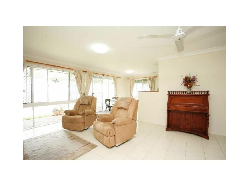 12 Howard Court, Sandstone Point QLD 4511