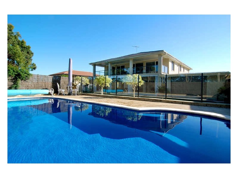 16 Loftus Place, Sandstone Point QLD 4511