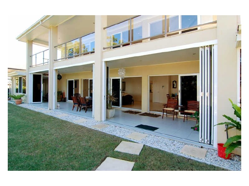 16 Loftus Place, Sandstone Point QLD 4511