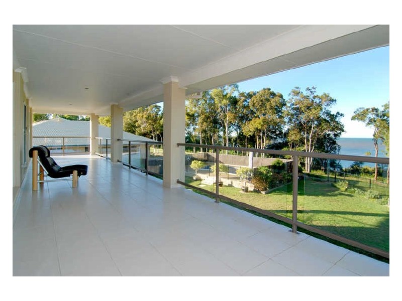 16 Loftus Place, Sandstone Point QLD 4511