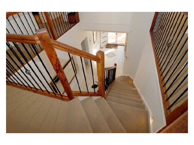 16 Loftus Place, Sandstone Point QLD 4511