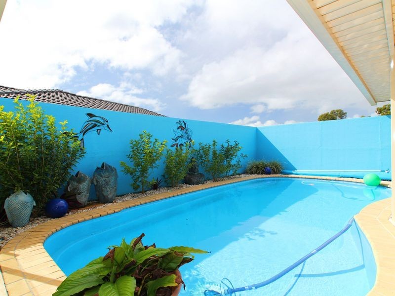 312 Bestmann Road, Sandstone Point QLD 4511