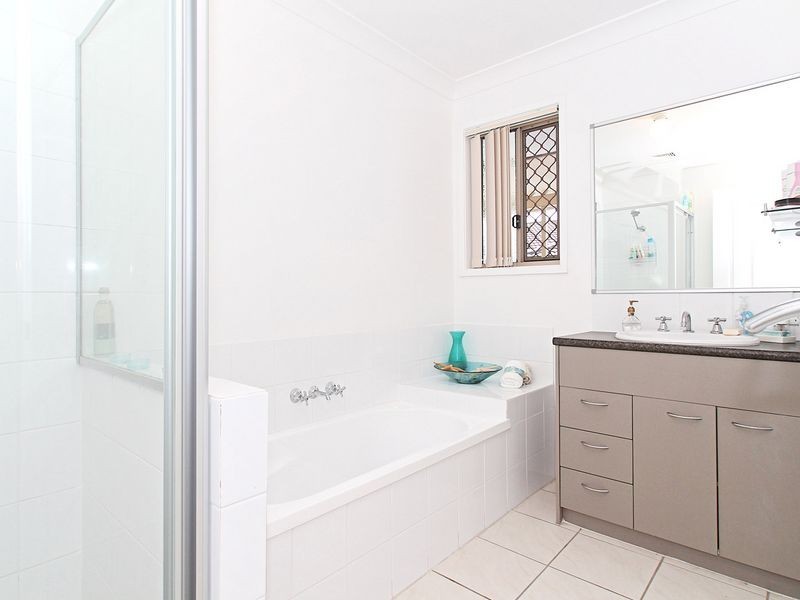 312 Bestmann Road, Sandstone Point QLD 4511