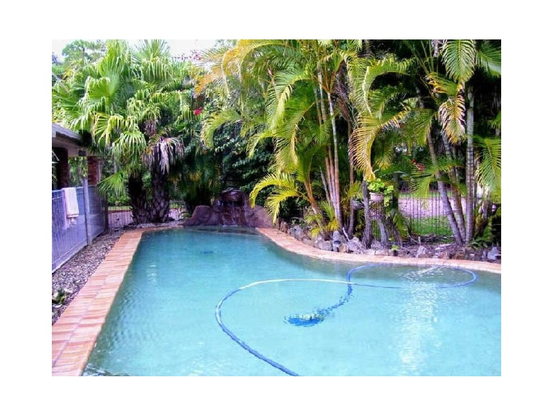 8 Craigola Court, Ningi QLD 4511