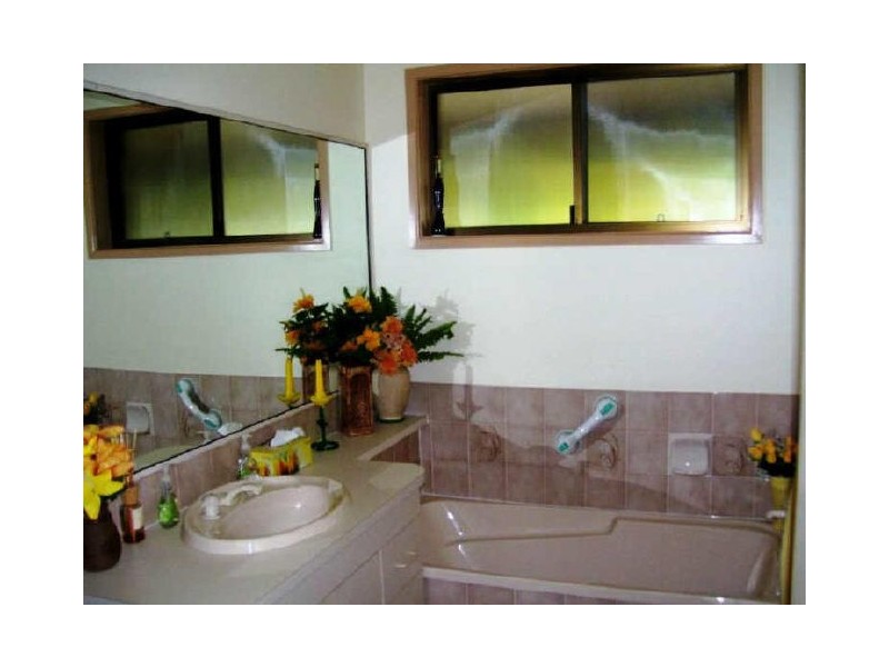 8 Craigola Court, Ningi QLD 4511