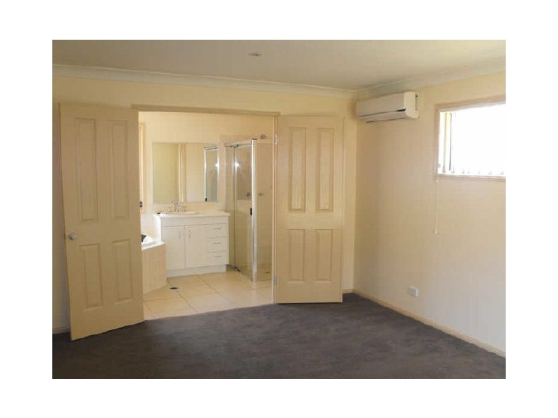 12 Cremorne Court, Sandstone Point QLD 4511