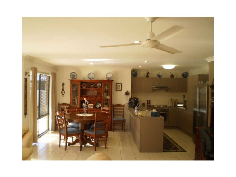 6 Dunwich Court, Sandstone Point QLD 4511