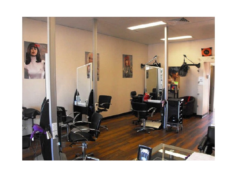 Madame’ D’s Hair Studio, Sandstone Point QLD 4511