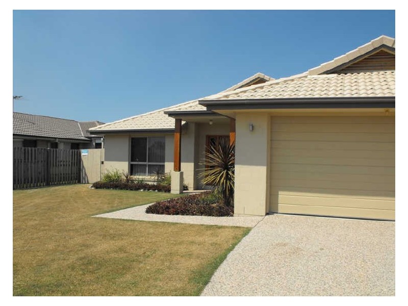 5 Dunwich Court, Sandstone Point QLD 4511