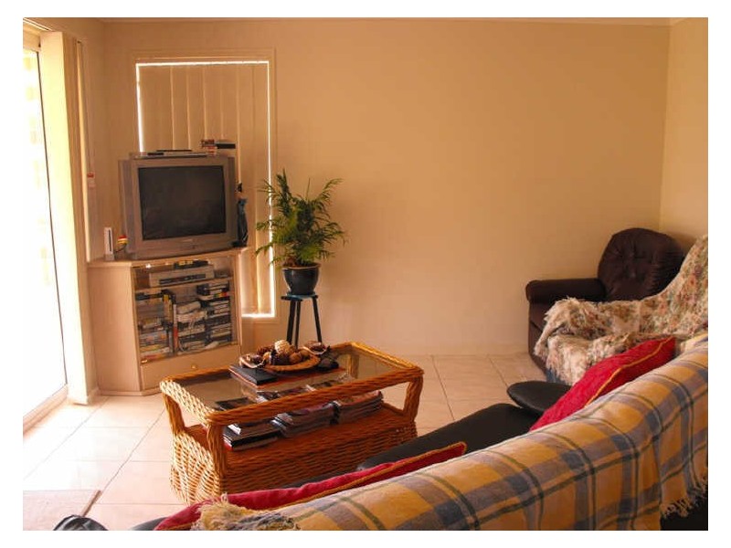 12 Tallow Court, Sandstone Point QLD 4511