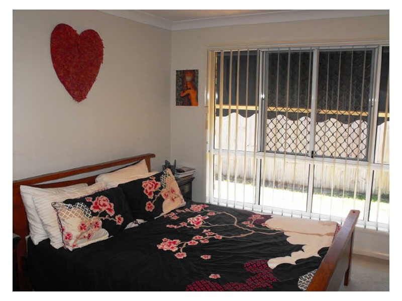 12 Tallow Court, Sandstone Point QLD 4511