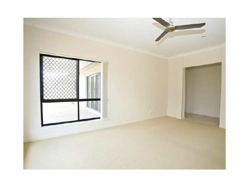 56 Sandheath Place, Sandstone Point QLD 4511