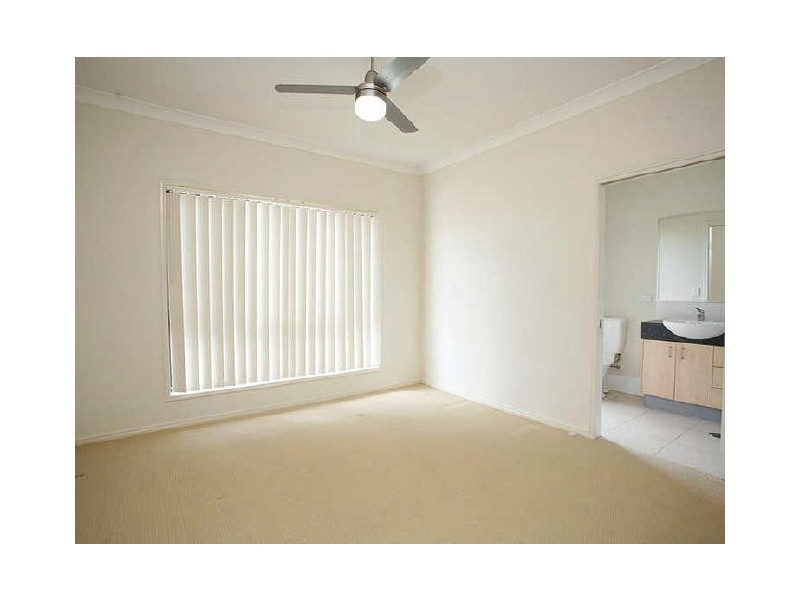 56 Sandheath Place, Sandstone Point QLD 4511