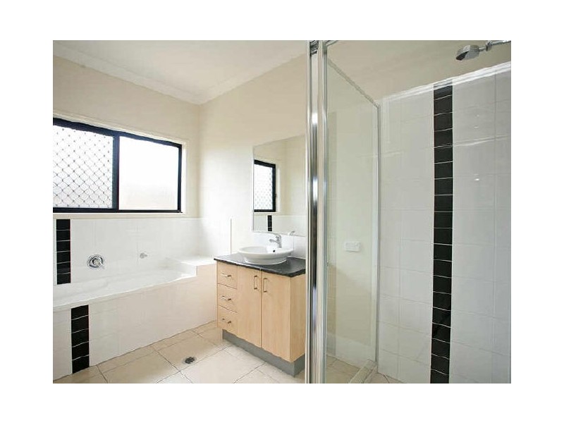 56 Sandheath Place, Sandstone Point QLD 4511