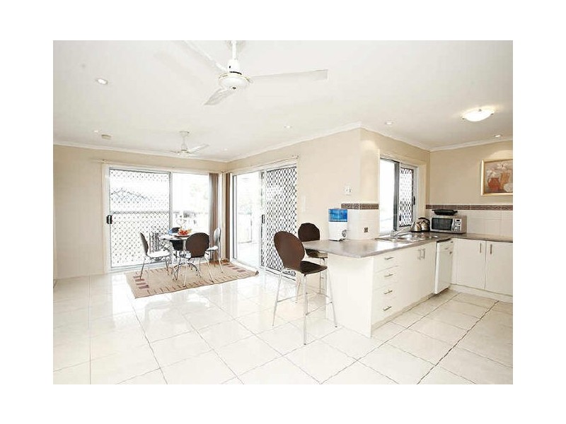 132 Bestmann Road East, Sandstone Point QLD 4511