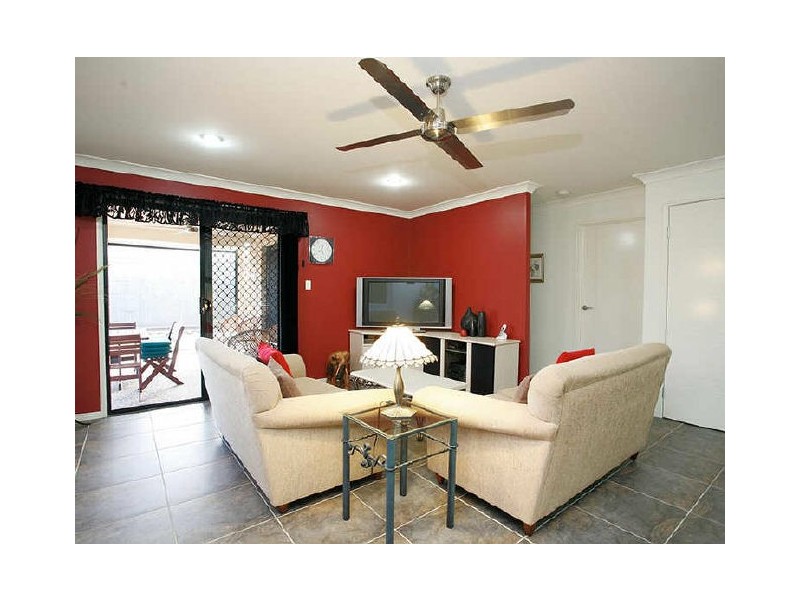 8 Bondi Court, Sandstone Point QLD 4511